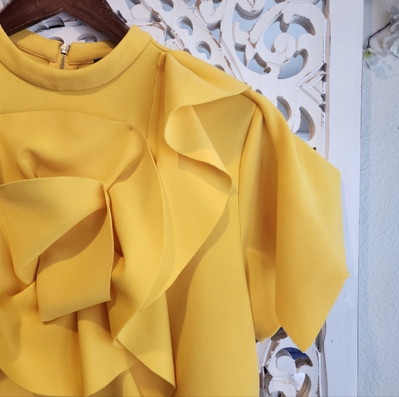 GRACIA YELLOW FLORAL BLOUSE SHORTS SLEEVES BACK ZIPPER WOMENS SIZE SMALL - Picture 8 of 10